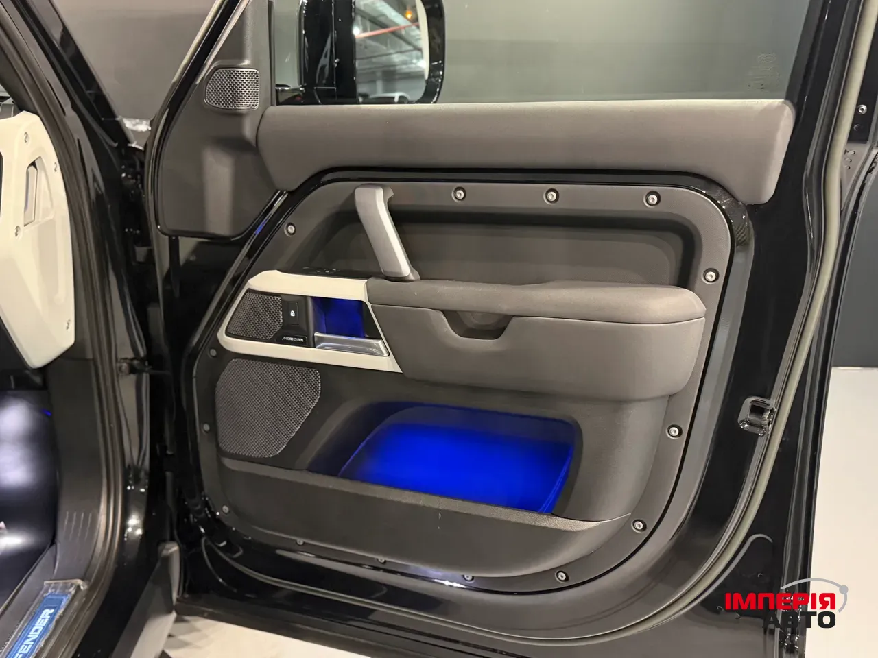 Land Rover Defender - фото 24