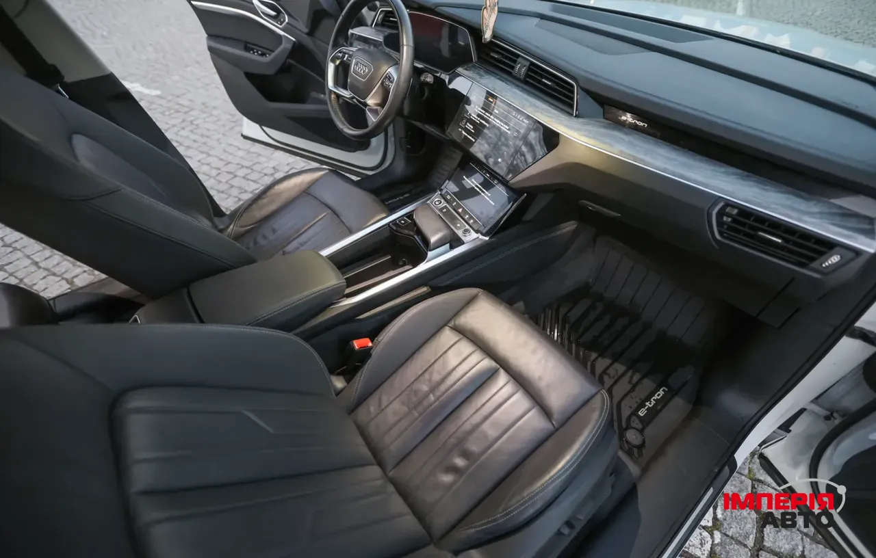 Audi e-tron - фото 23