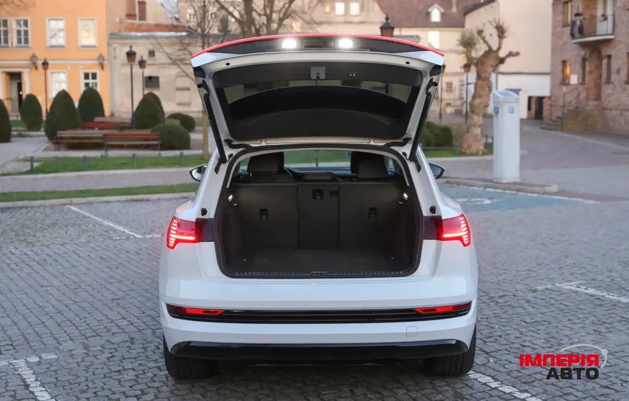 Audi e-tron - фото 9