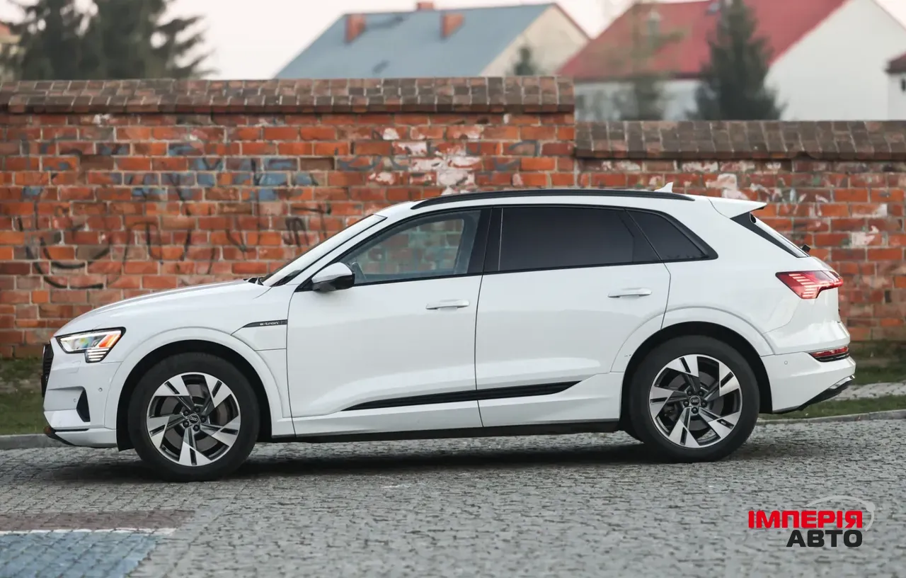 Audi e-tron - фото 3