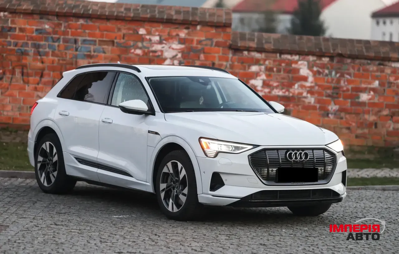 Audi e-tron - фото 8