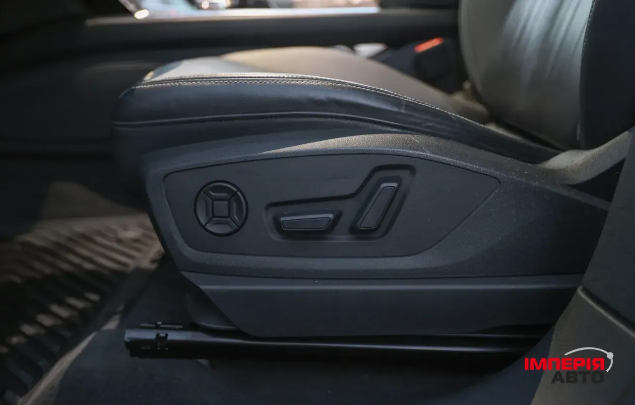 Audi e-tron - фото 15