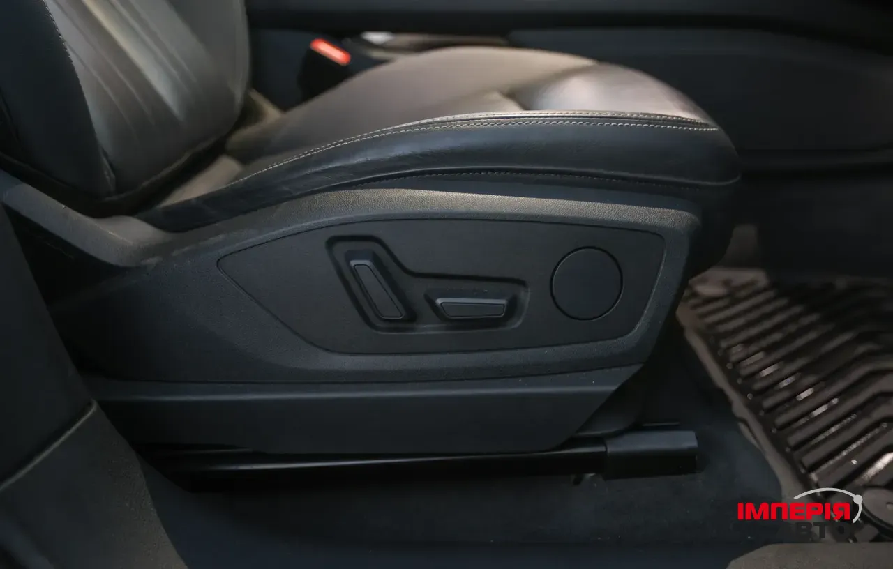 Audi e-tron - фото 24