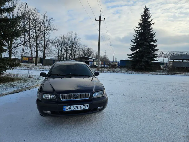 Volvo V40 - фото 4