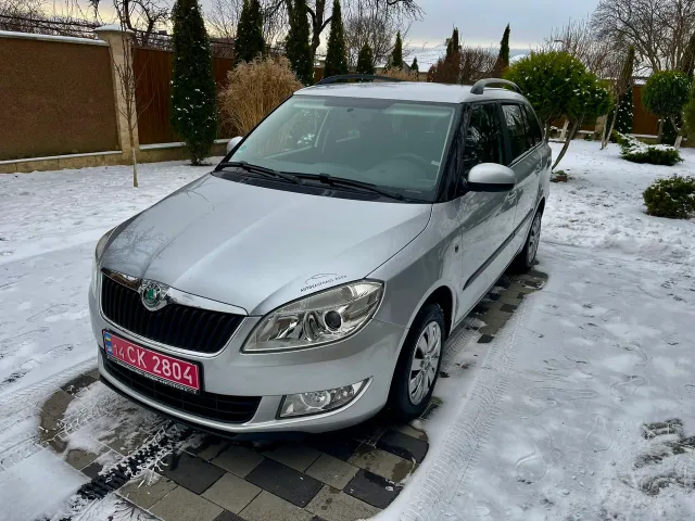Skoda Fabia - фото 3