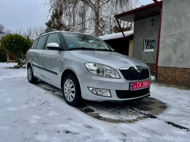 Skoda Fabia - фото 5