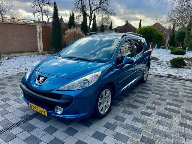 Peugeot 207 - фото 1