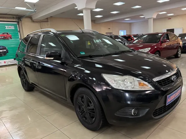 Ford Focus - фото 1