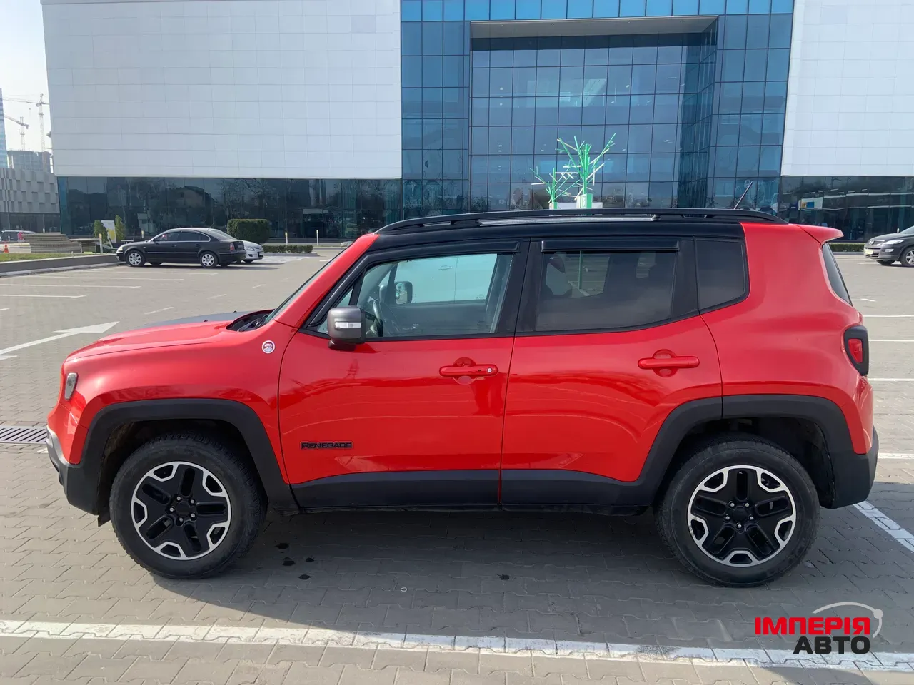 Jeep Renegade - фото 3