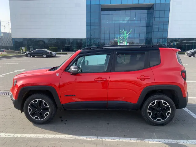 Jeep Renegade - фото 3