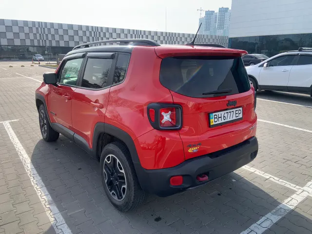 Jeep Renegade - фото 4
