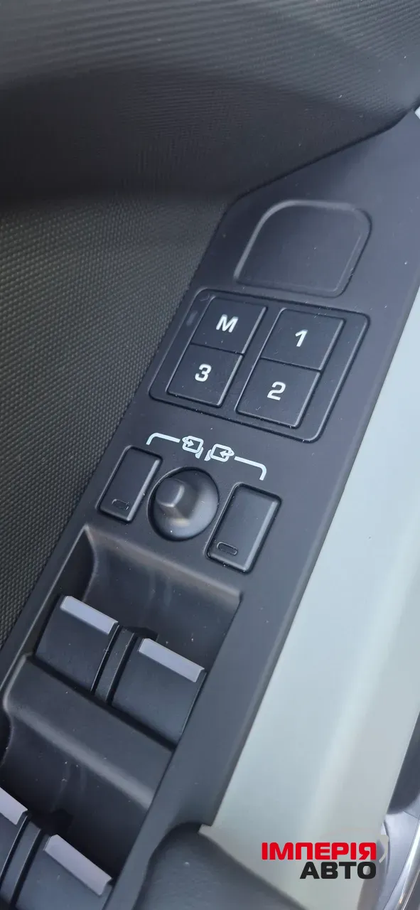 Land Rover Defender - фото 19