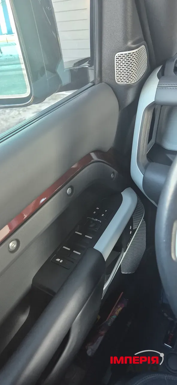 Land Rover Defender - фото 26