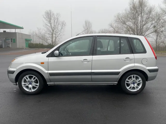 Ford Fusion - фото 3