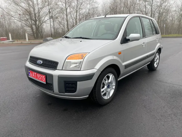 Ford Fusion - фото 1