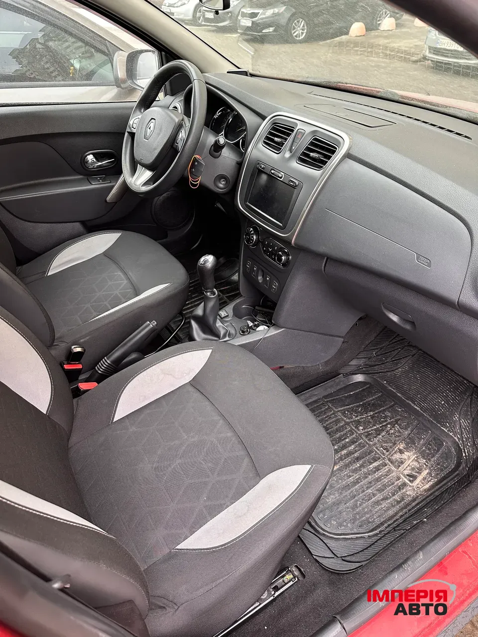 Renault Sandero - фото 3