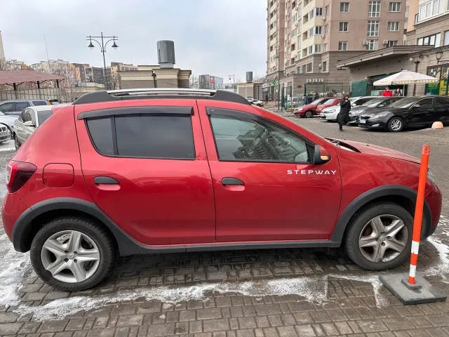 Renault Sandero - фото 1