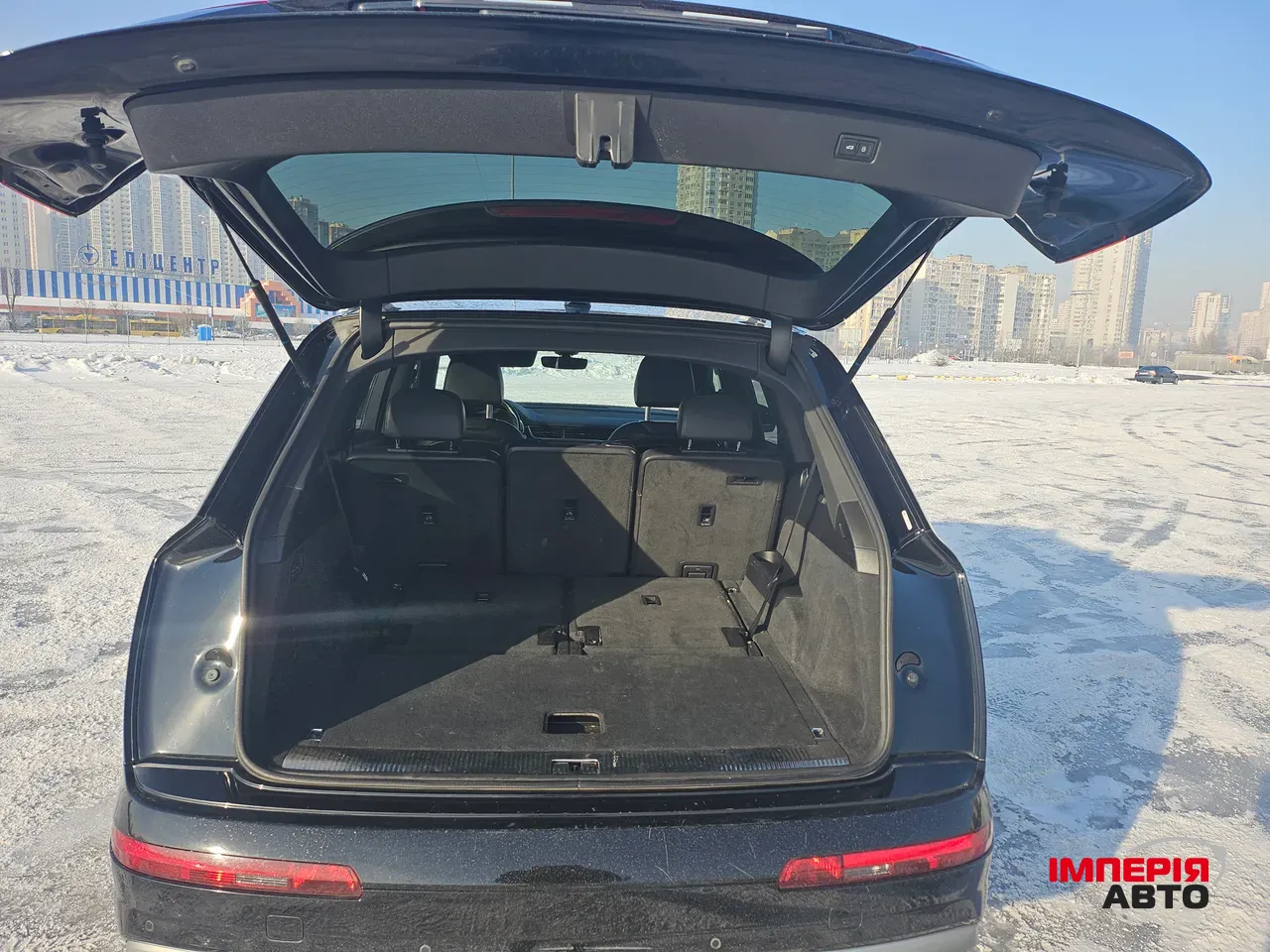 Audi Q7 - фото 8