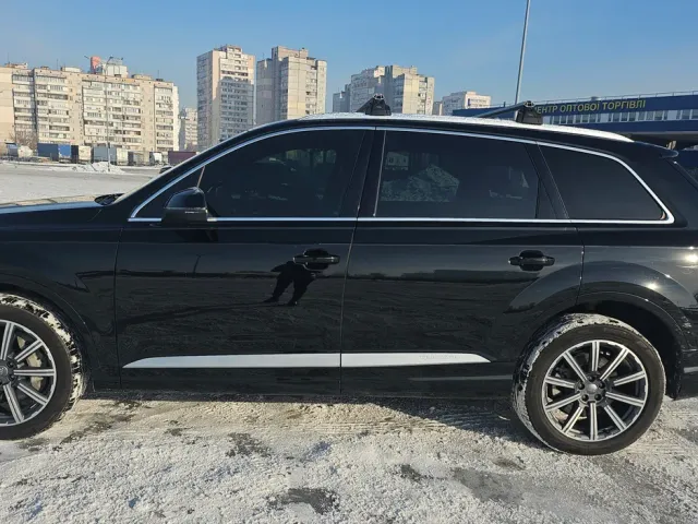 Audi Q7 - фото 5