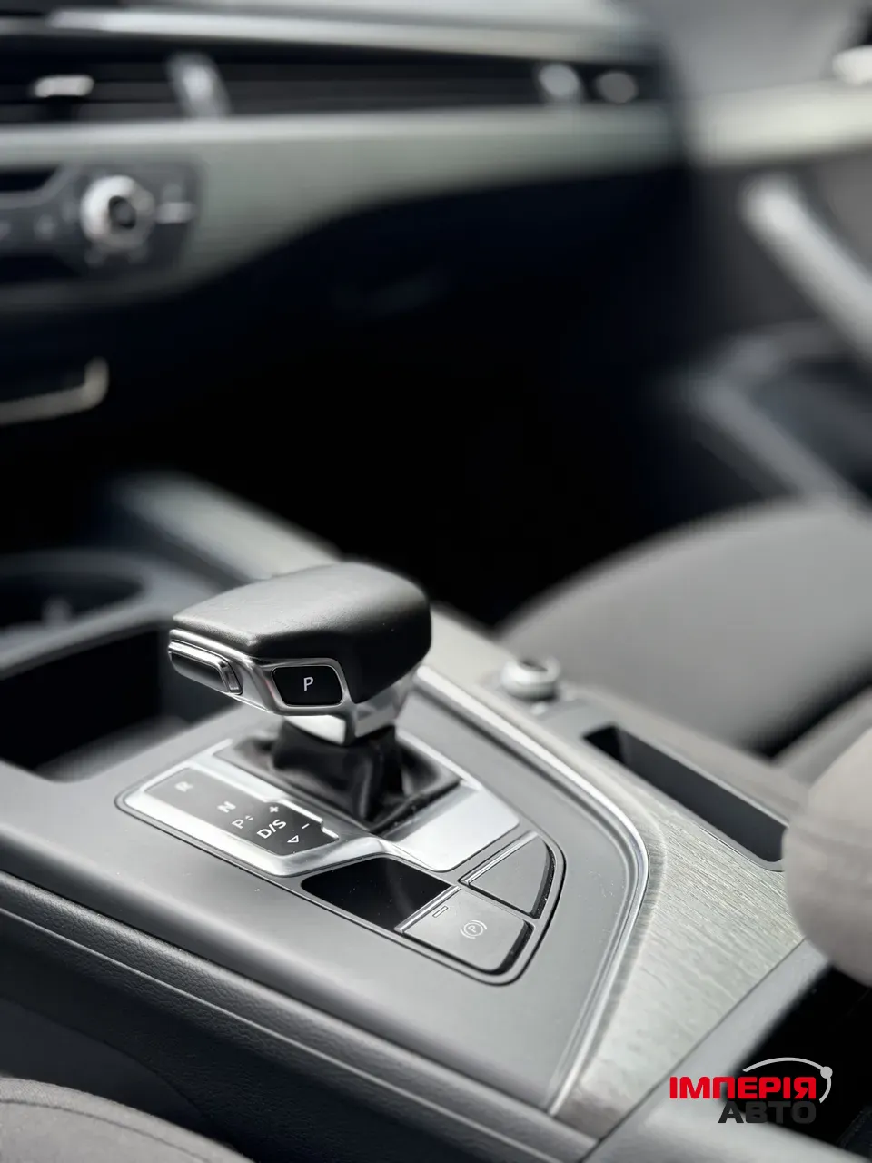 Audi A4 - фото 17