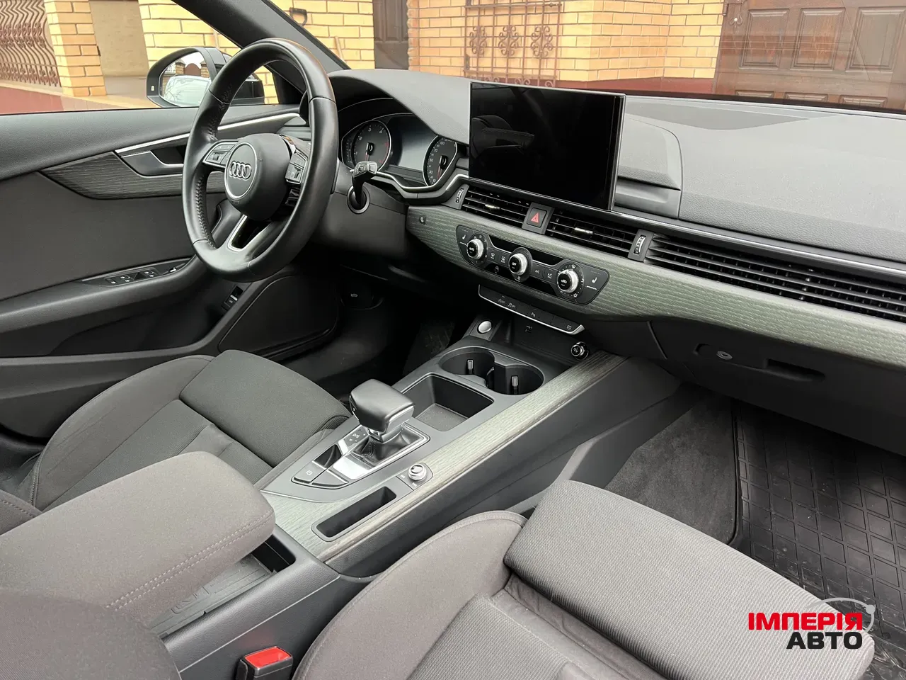 Audi A4 - фото 26