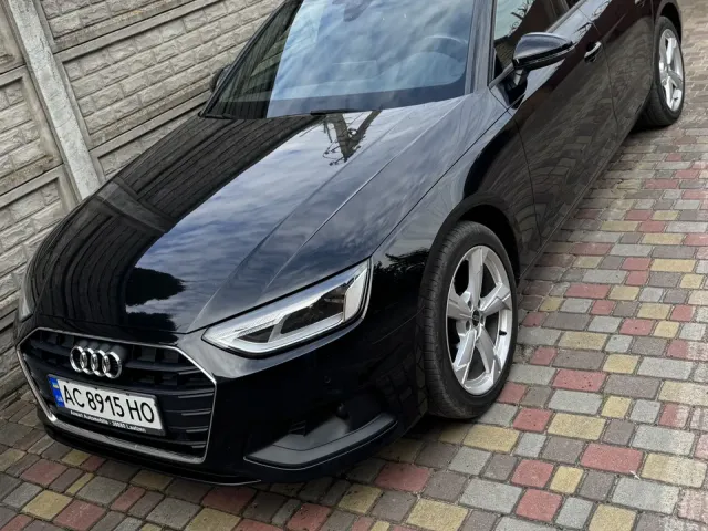 Audi A4 - фото 4