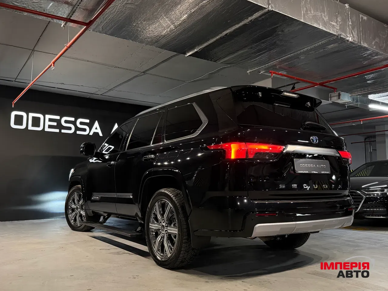 Toyota Sequoia - фото 10