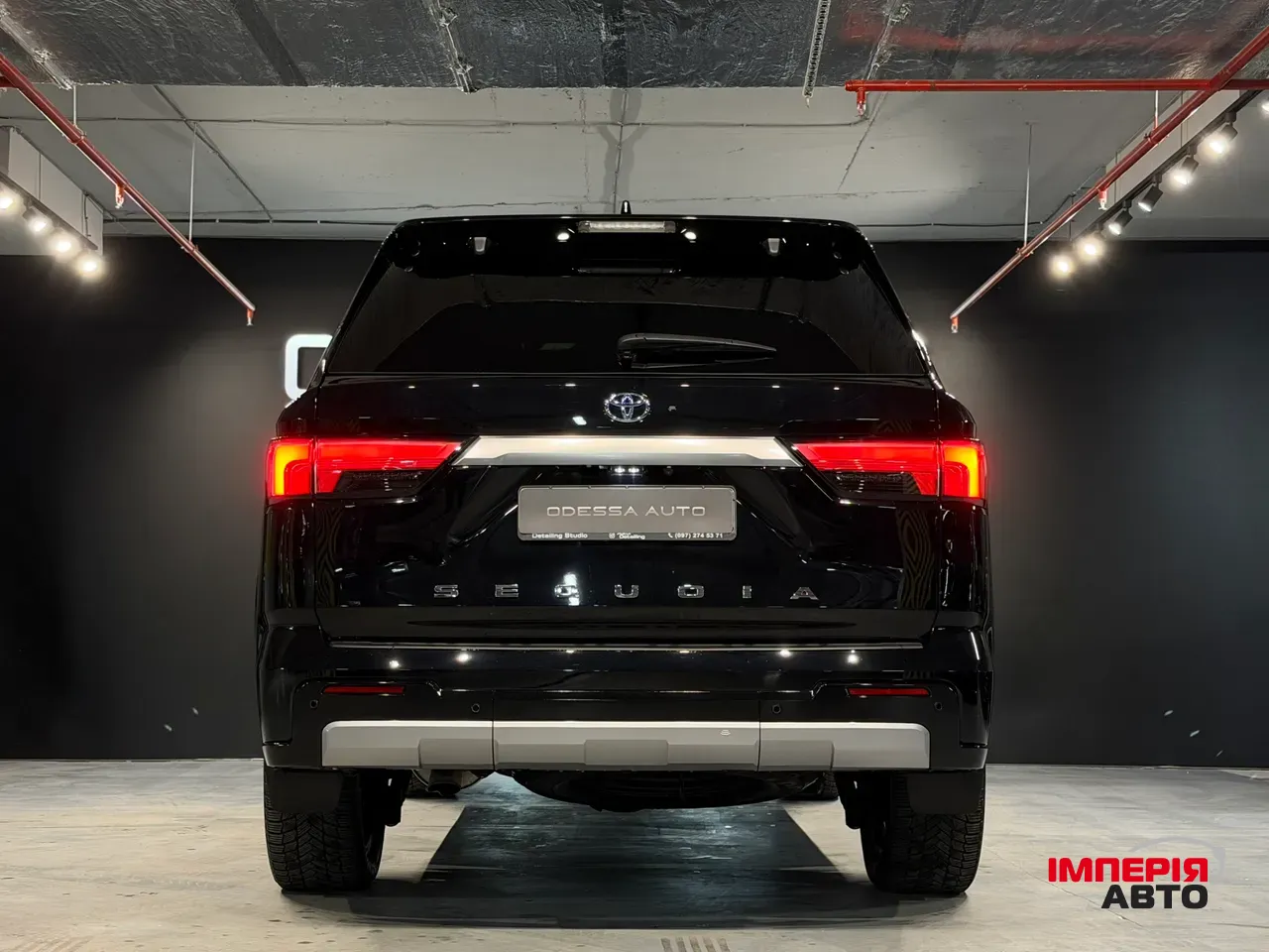 Toyota Sequoia - фото 9