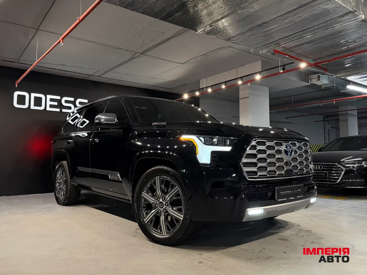 Toyota Sequoia - фото 2