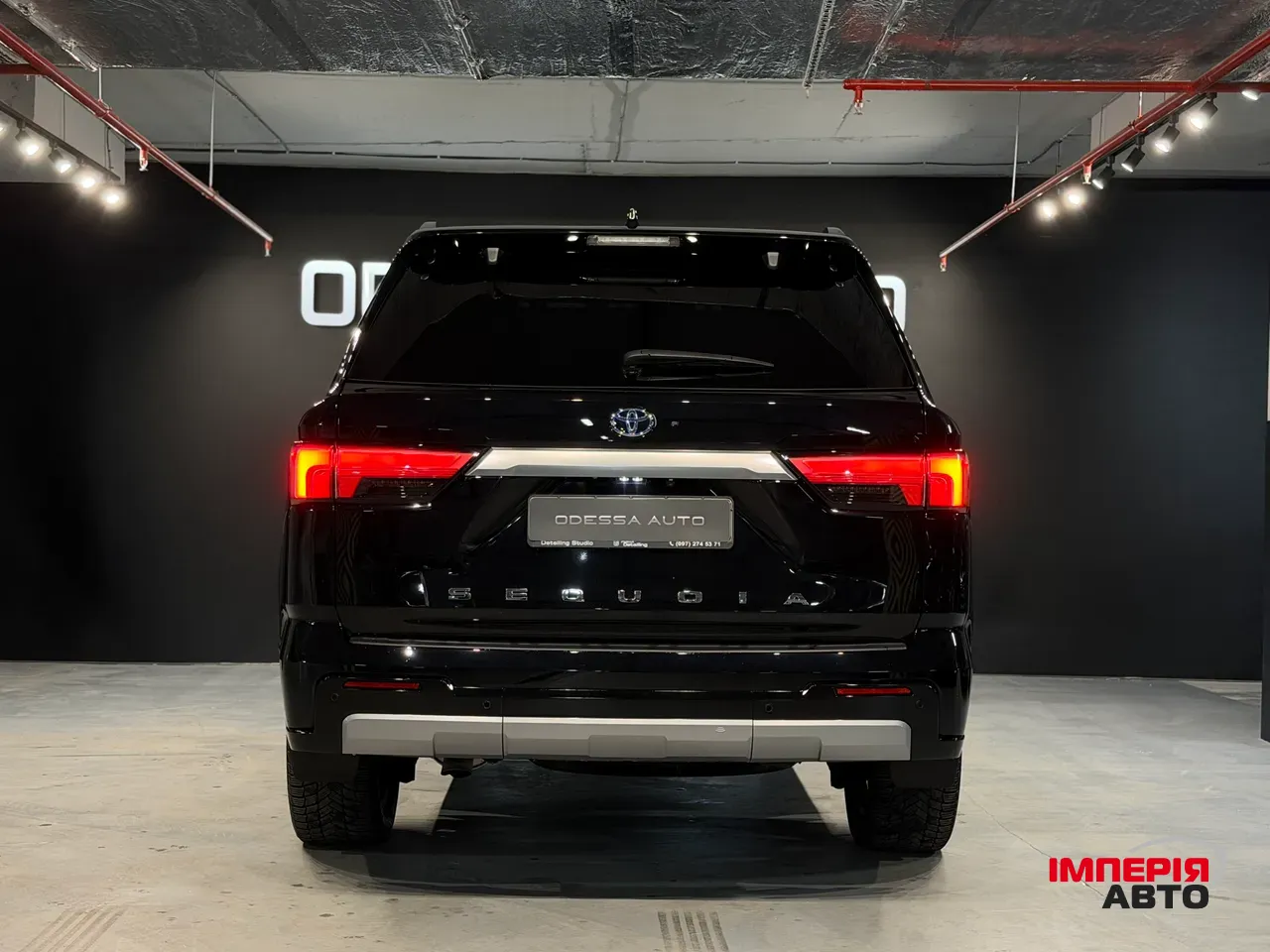 Toyota Sequoia - фото 8