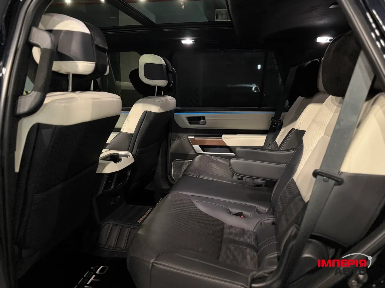 Toyota Sequoia - фото 21