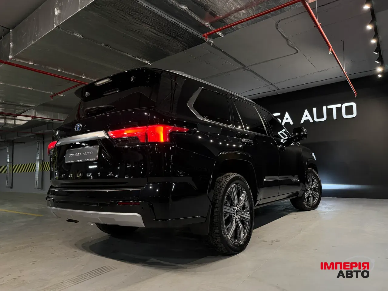 Toyota Sequoia - фото 13