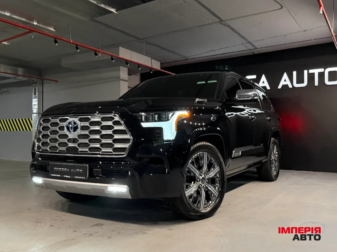 Toyota Sequoia - фото 5