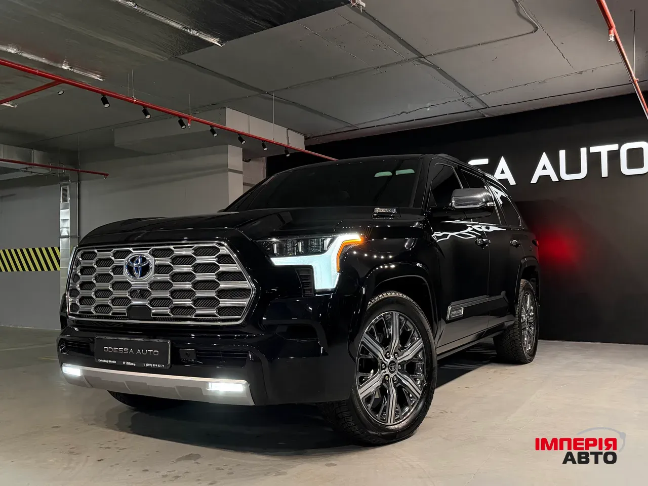 Toyota Sequoia - фото 4