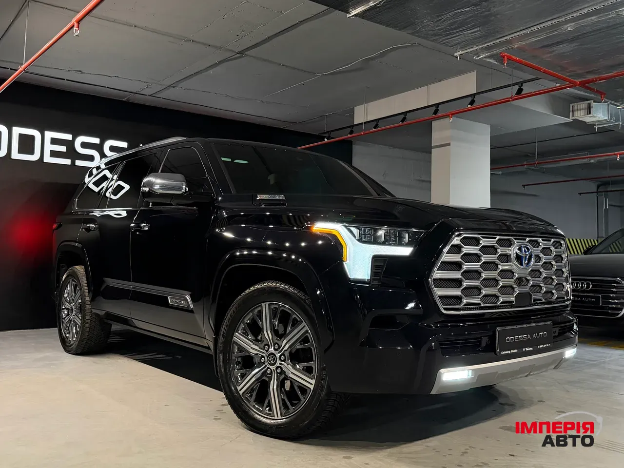 Toyota Sequoia - фото 3