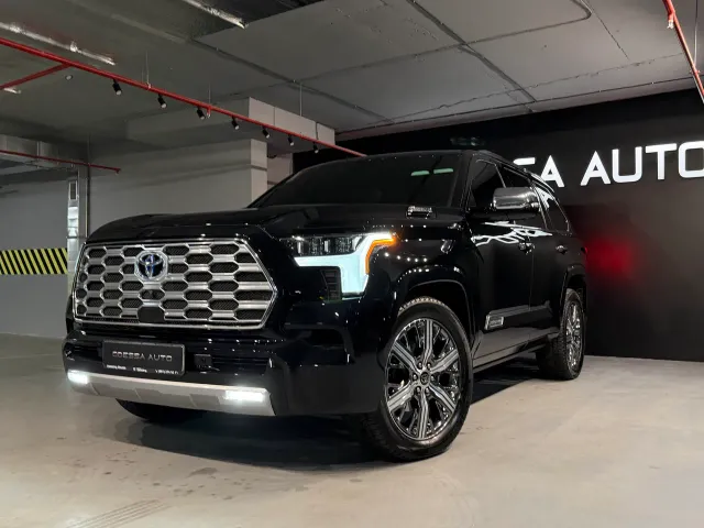 Toyota Sequoia - фото 5