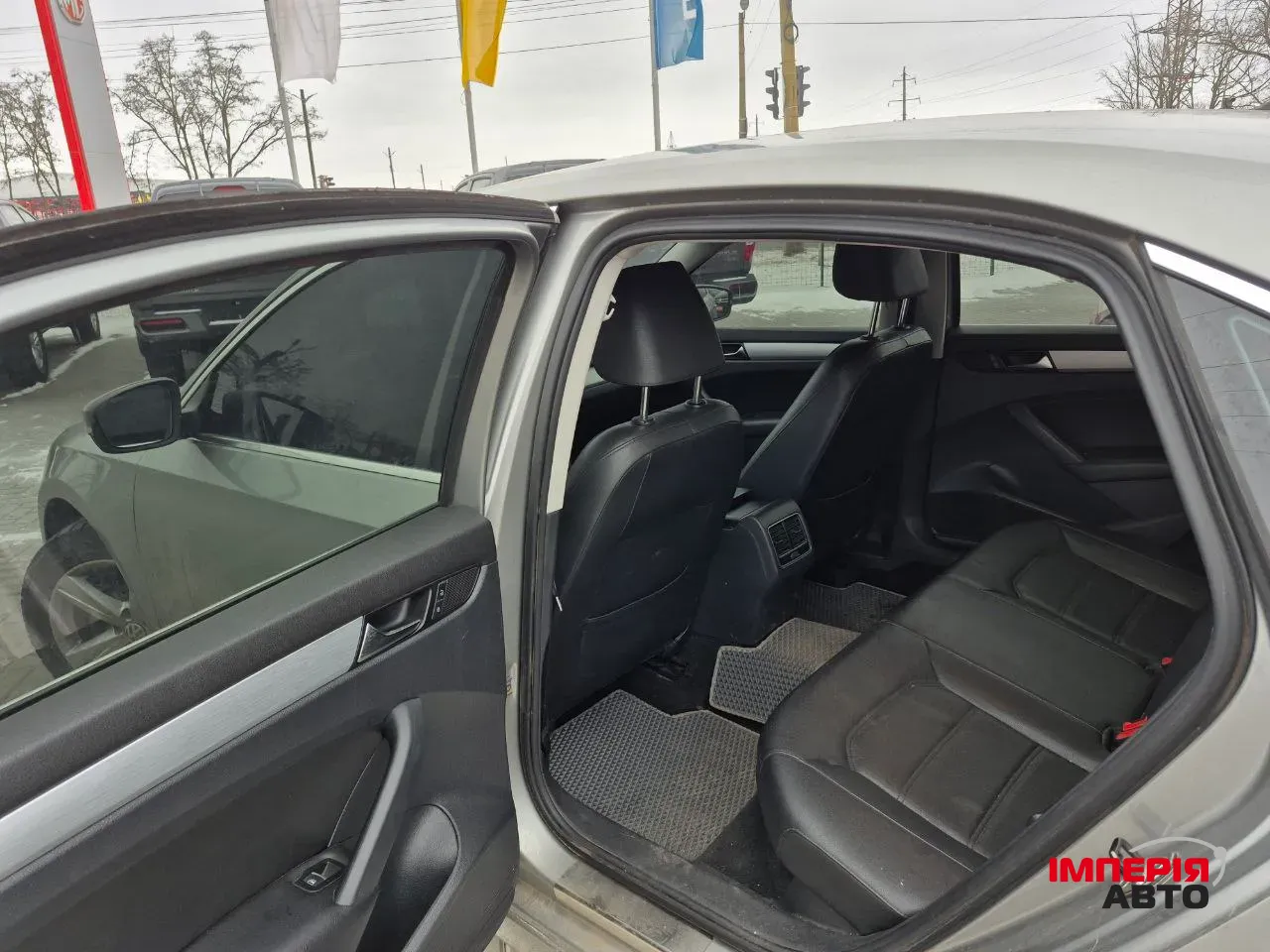 Volkswagen Passat (North America and China) - фото 8