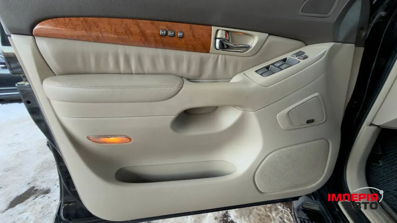 Lexus GX - фото 8