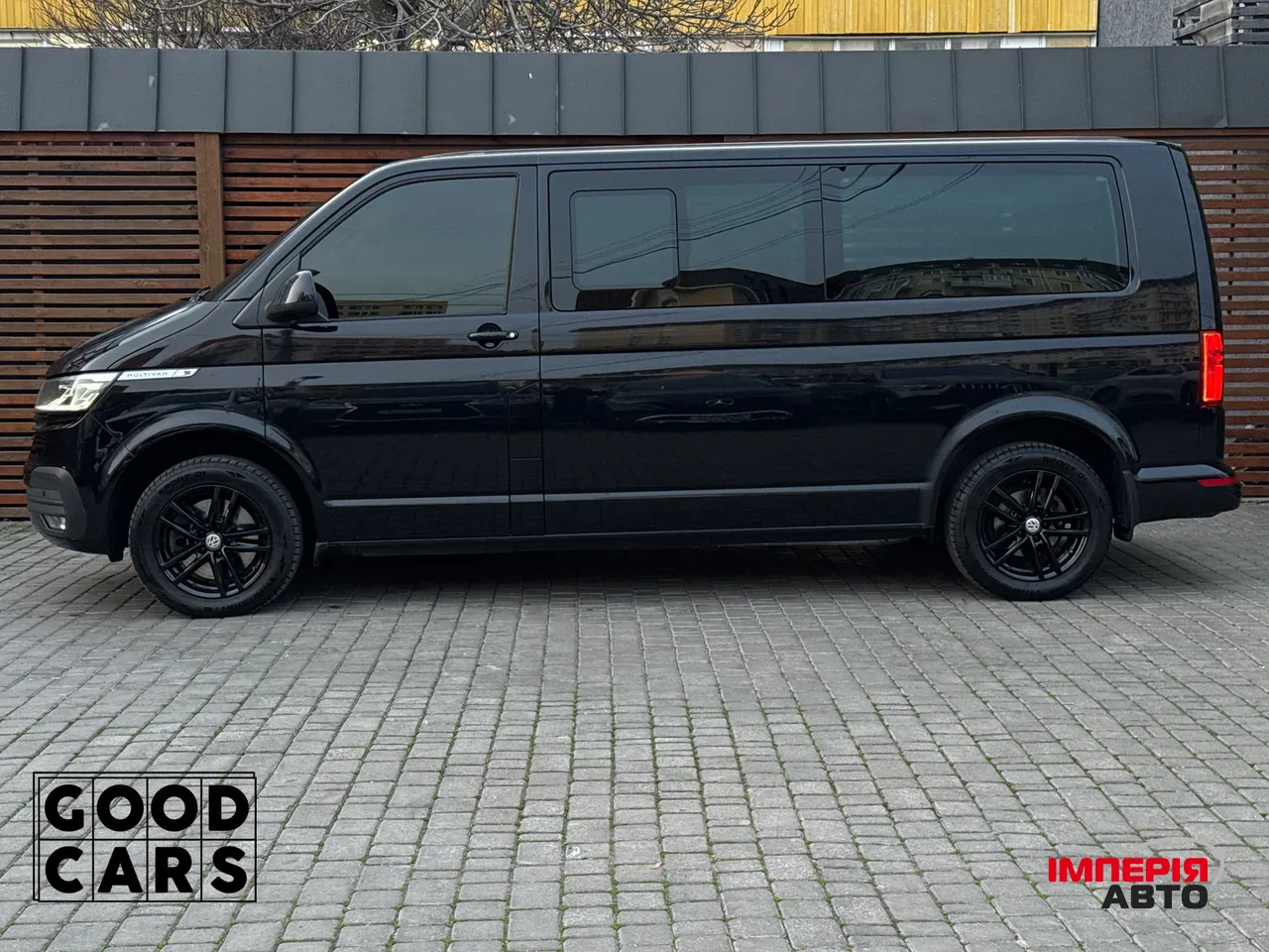 Volkswagen Multivan - фото 4