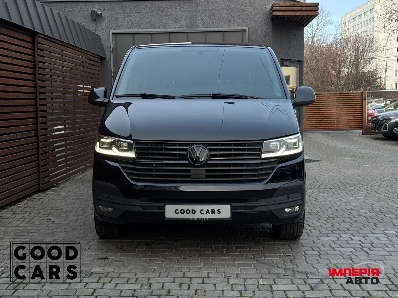 Volkswagen Multivan - фото 2