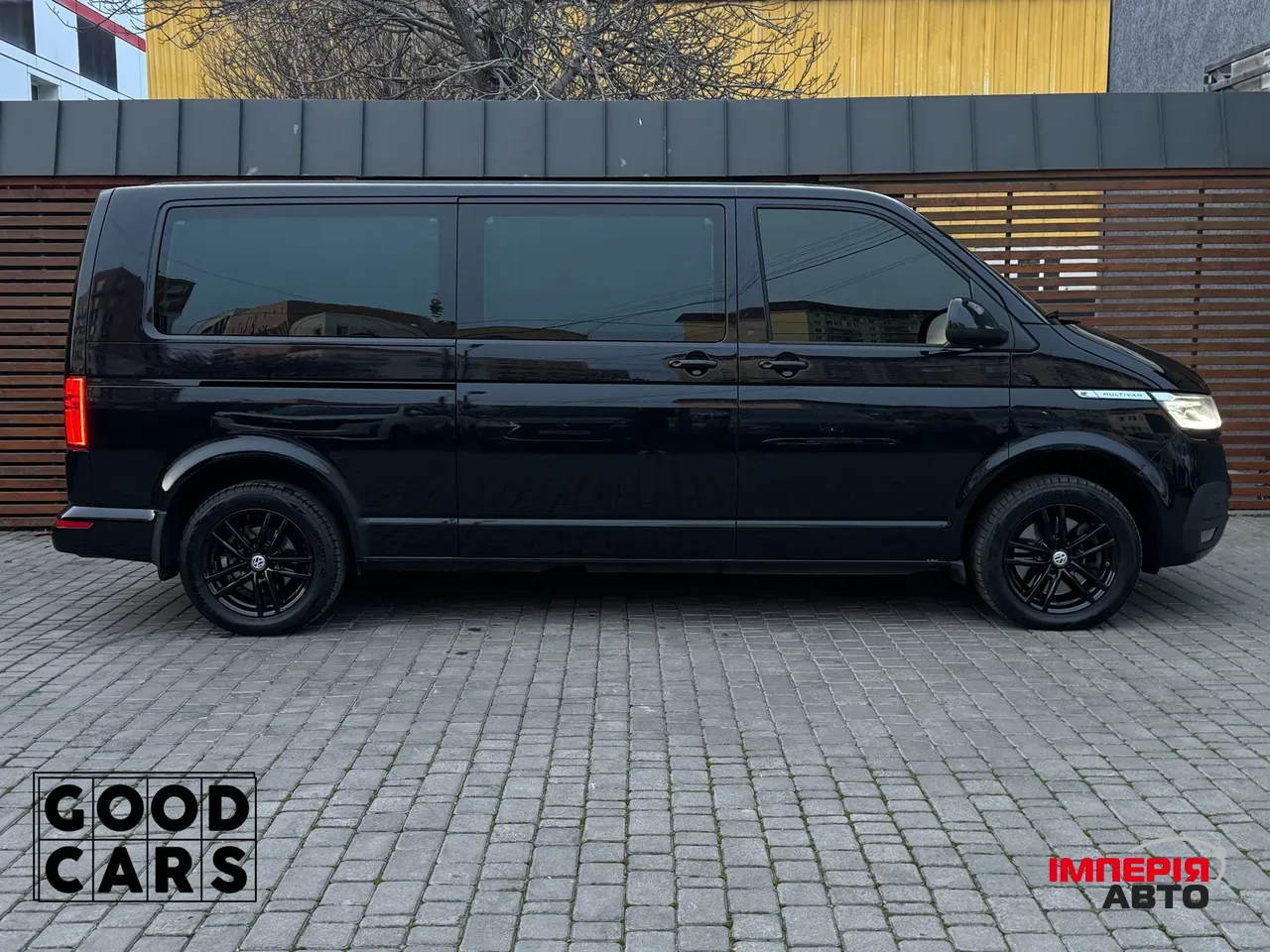 Volkswagen Multivan - фото 8