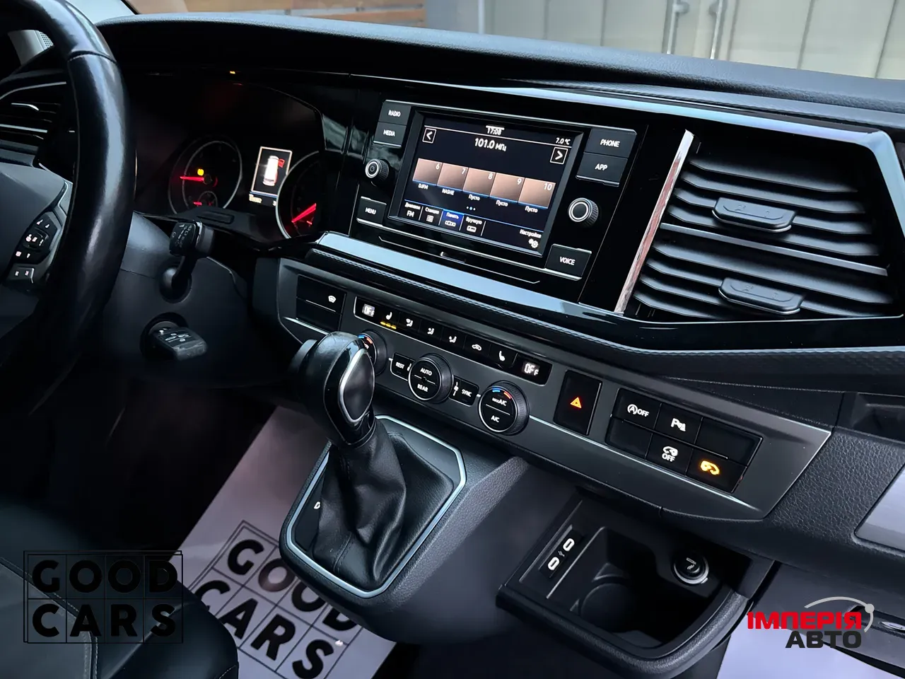 Volkswagen Multivan - фото 37