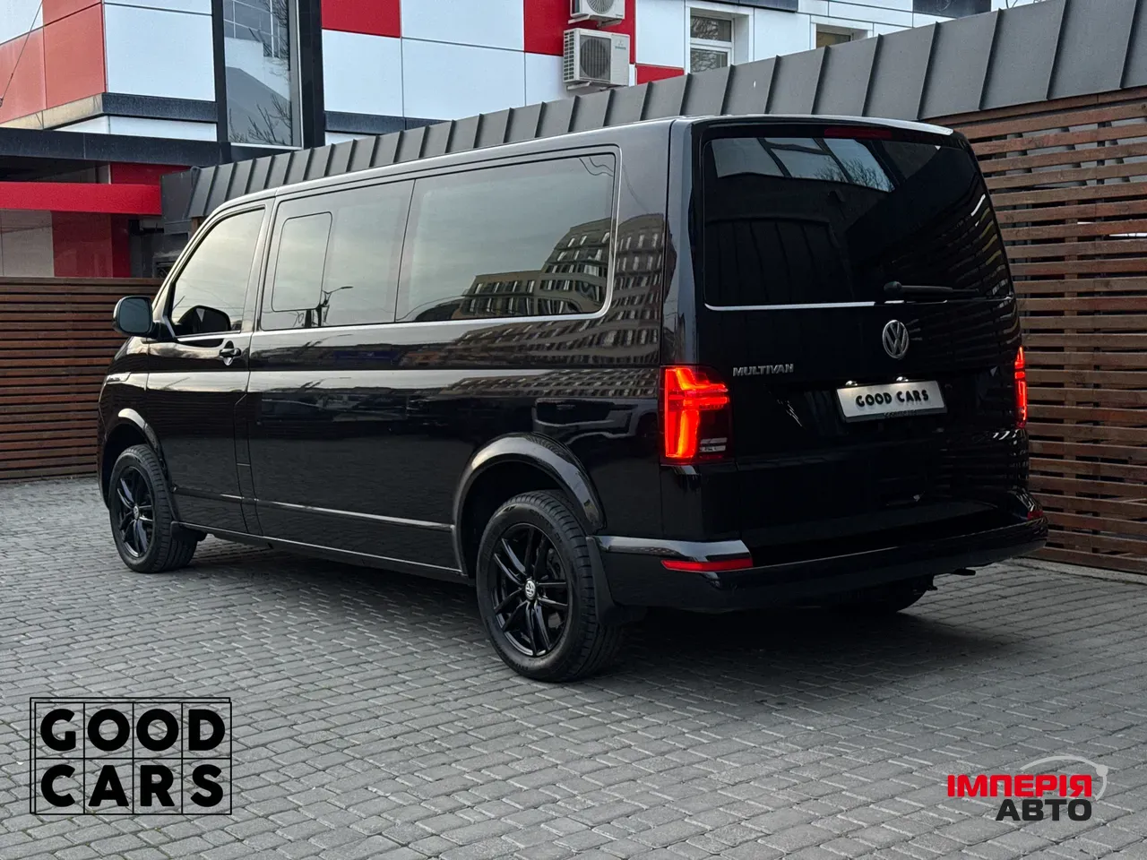 Volkswagen Multivan - фото 5