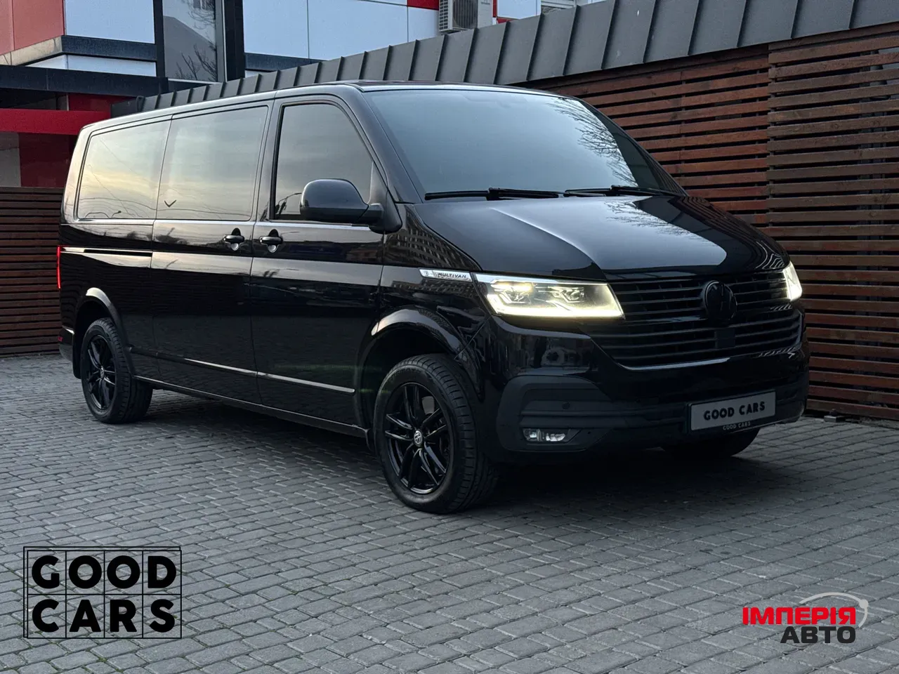 Volkswagen Multivan - фото 9