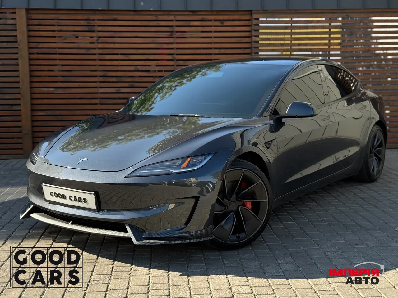 Tesla Model 3 - фото 1