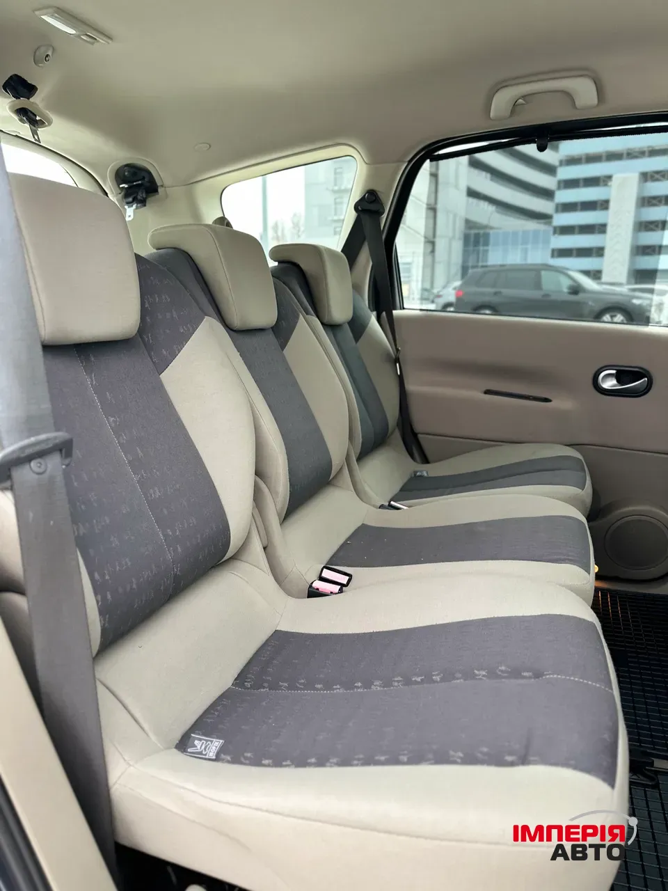 Renault Scenic - фото 11