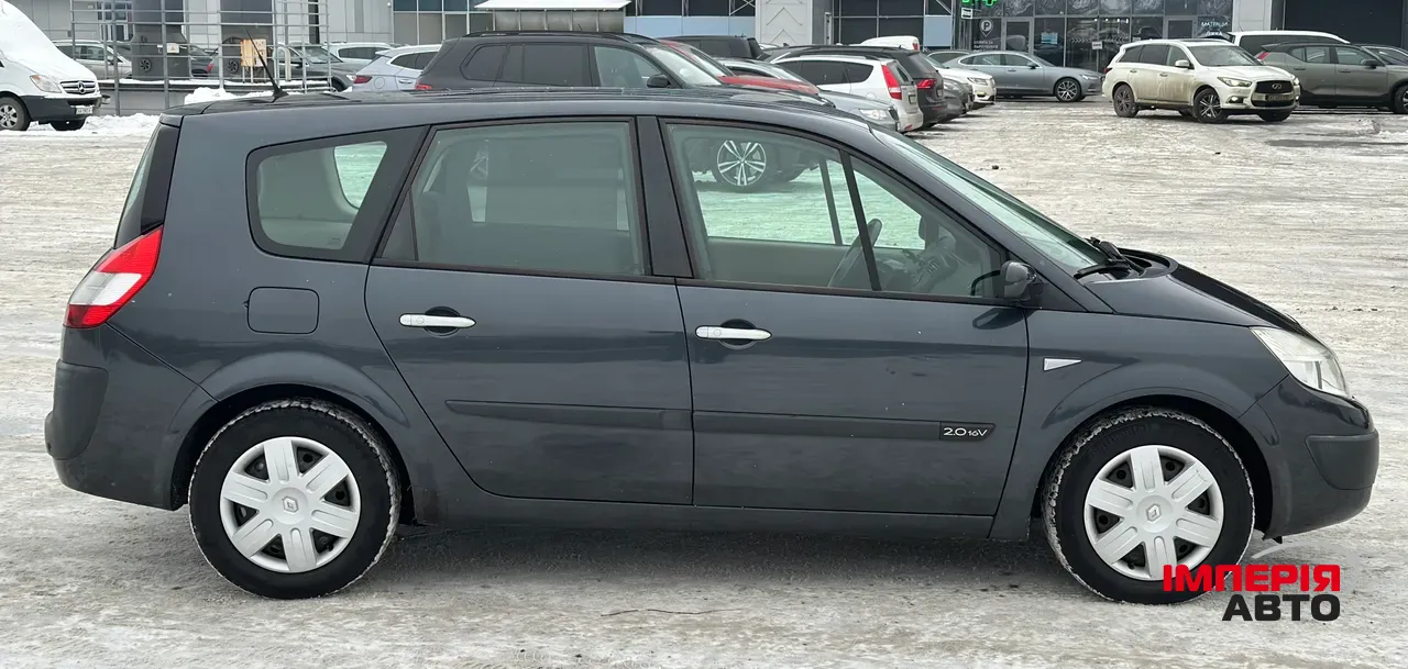 Renault Scenic - фото 8