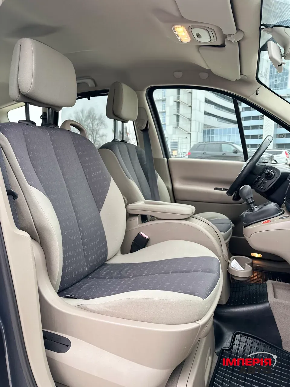 Renault Scenic - фото 10