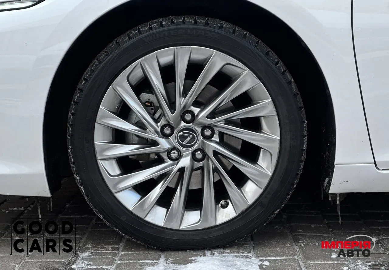 Lexus ES - фото 13