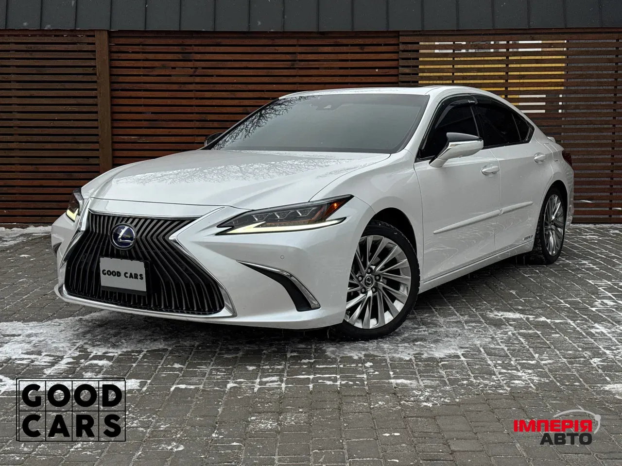 Lexus ES - фото 1